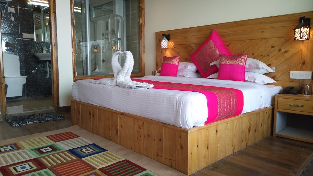 Hotel Kayanat Dalhousie Exteriör bild